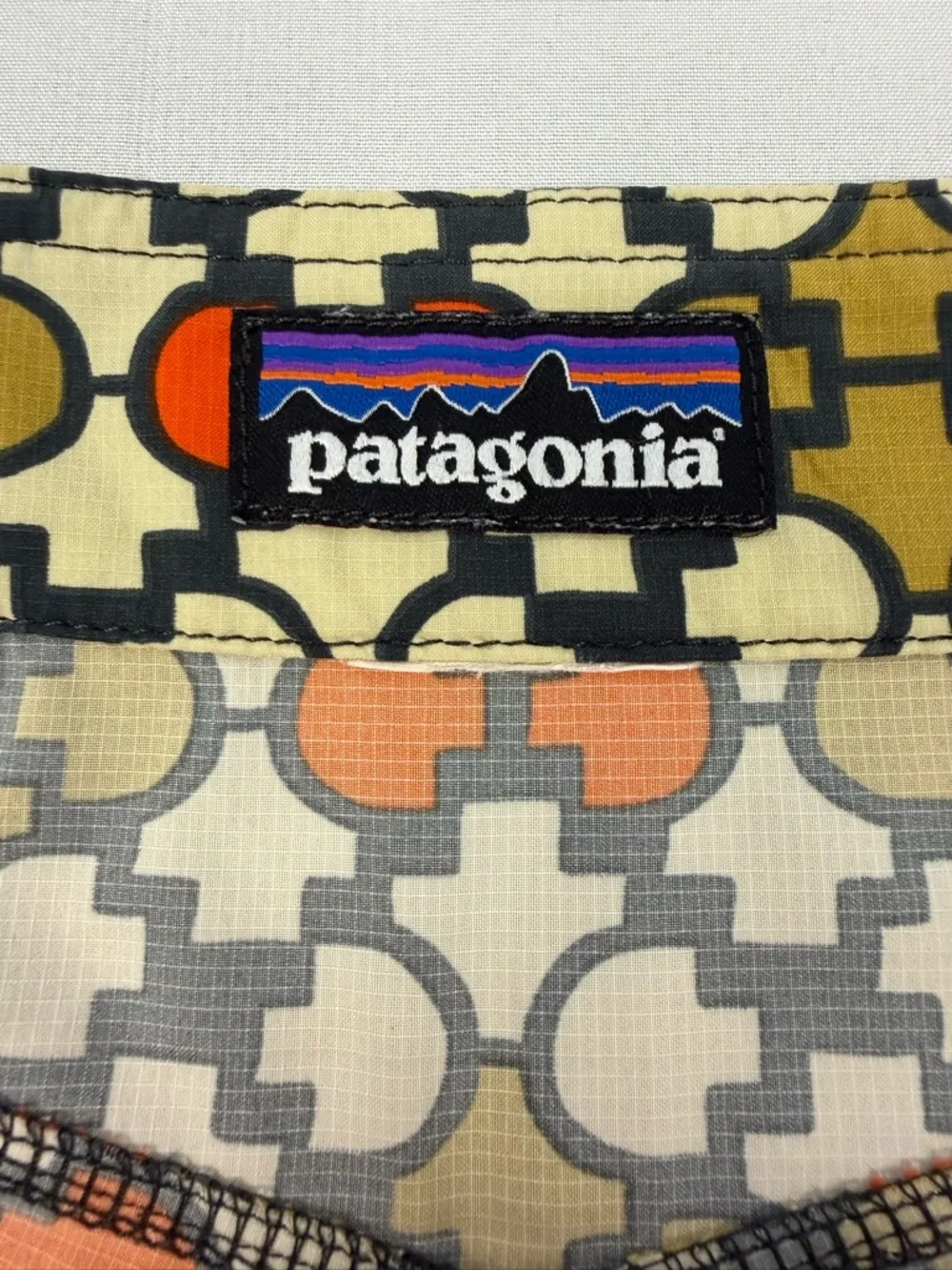Patagonia Board Shorts Mens  Geometric Print Swim Surf Beach